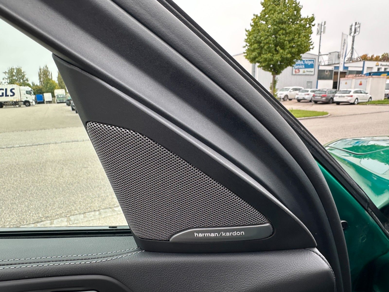 Fahrzeugabbildung BMW X6M Competition ACC,HUD,SKYL,HARMAN,SOFTCL,AHK..