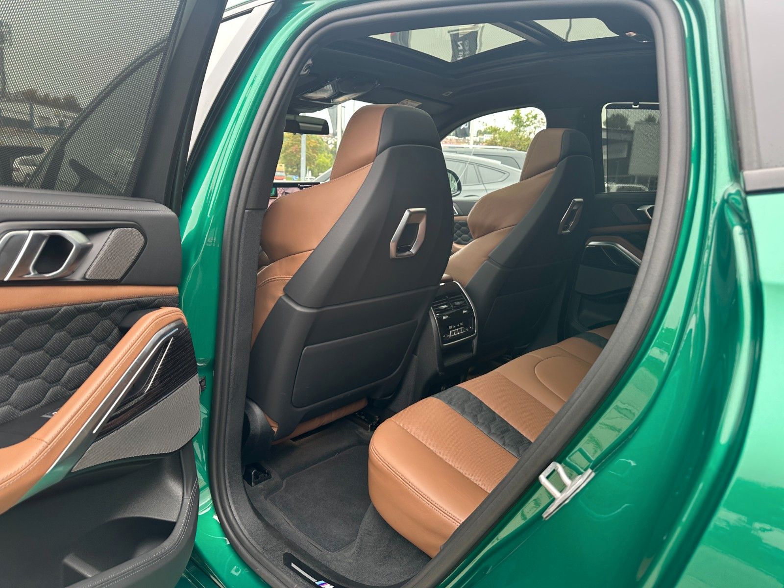 Fahrzeugabbildung BMW X6M Competition ACC,HUD,SKYL,HARMAN,SOFTCL,AHK..