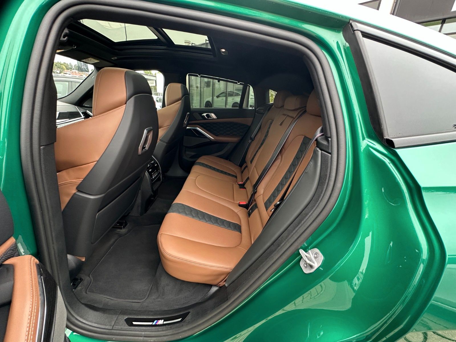 Fahrzeugabbildung BMW X6M Competition ACC,HUD,SKYL,HARMAN,SOFTCL,AHK..