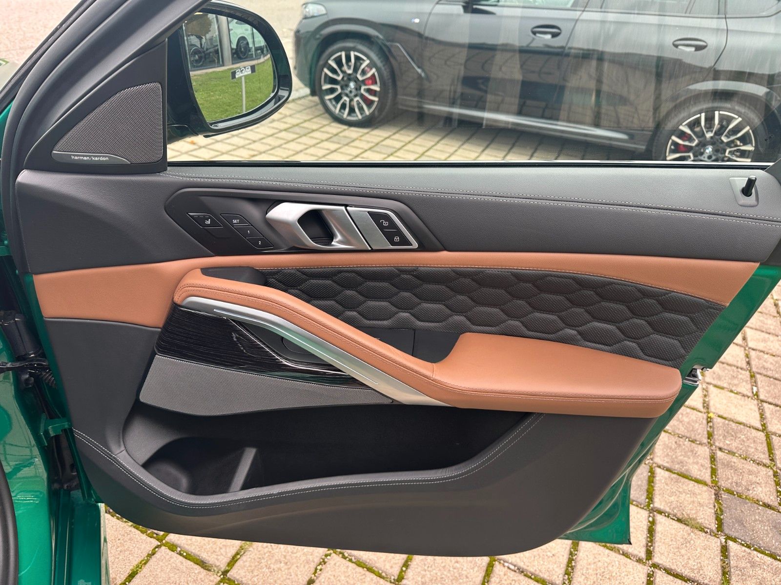 Fahrzeugabbildung BMW X6M Competition ACC,HUD,SKYL,HARMAN,SOFTCL,AHK..