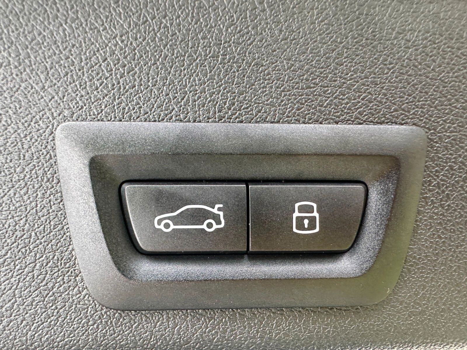 Fahrzeugabbildung BMW X6M Competition ACC,HUD,SKYL,HARMAN,SOFTCL,AHK..