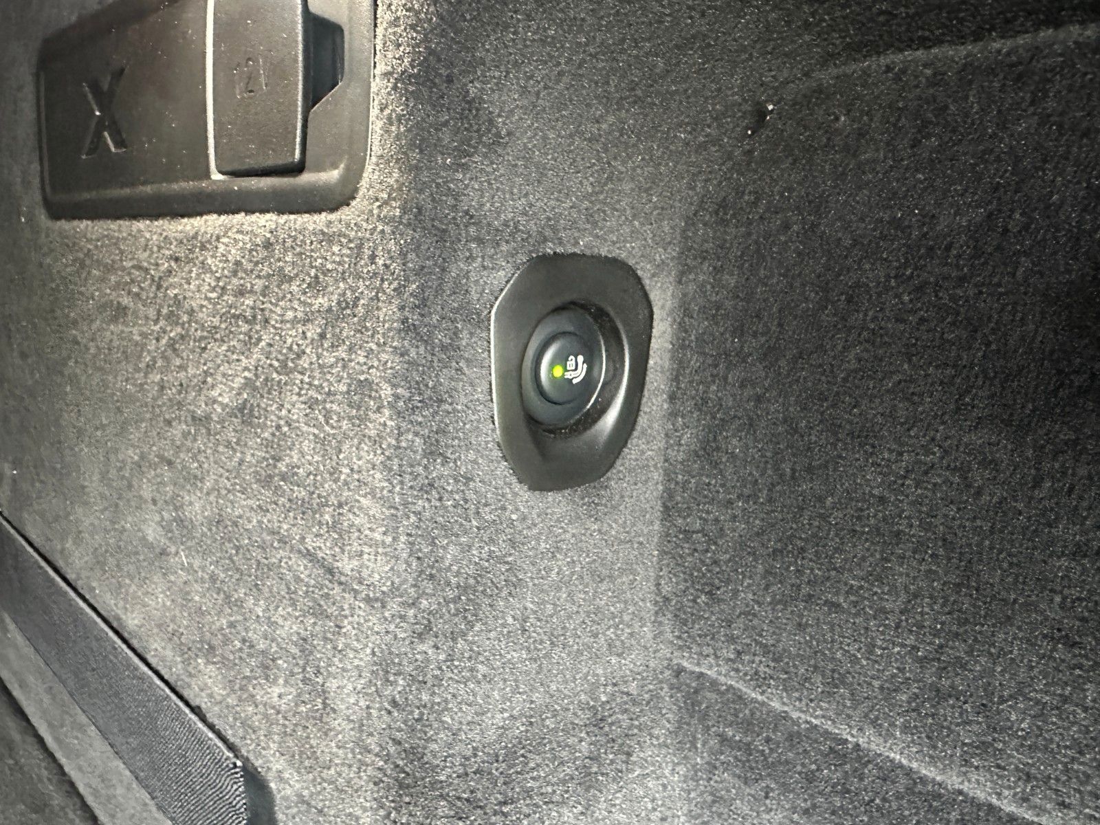 Fahrzeugabbildung BMW X6M Competition ACC,HUD,SKYL,HARMAN,SOFTCL,AHK..