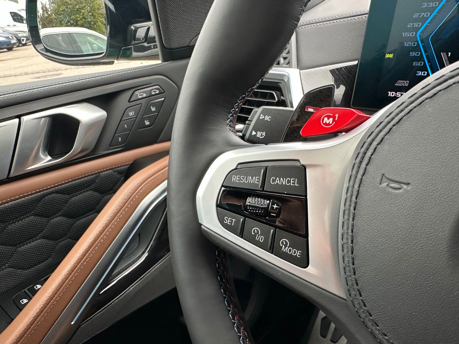 Fahrzeugabbildung BMW X6M Competition ACC,HUD,SKYL,HARMAN,SOFTCL,AHK..