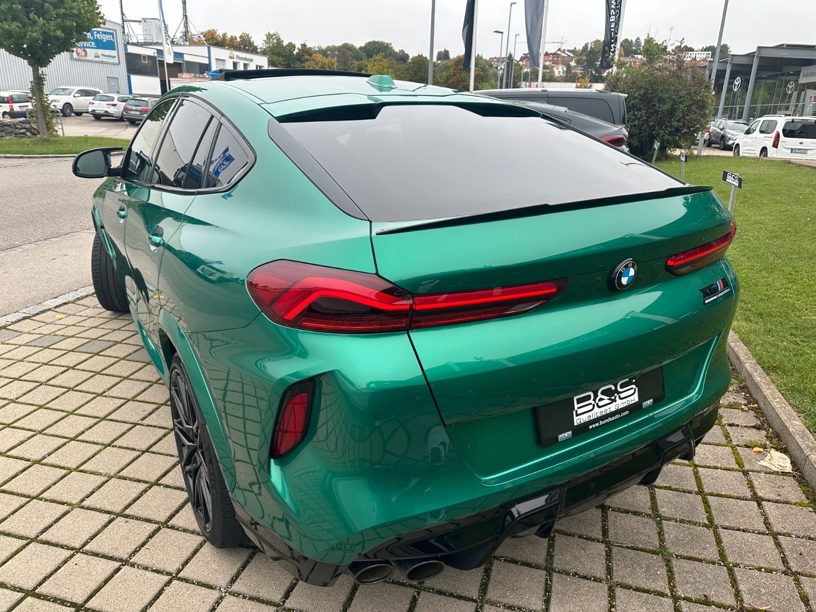 Fahrzeugabbildung BMW X6M Competition ACC,HUD,SKYL,HARMAN,SOFTCL,AHK..