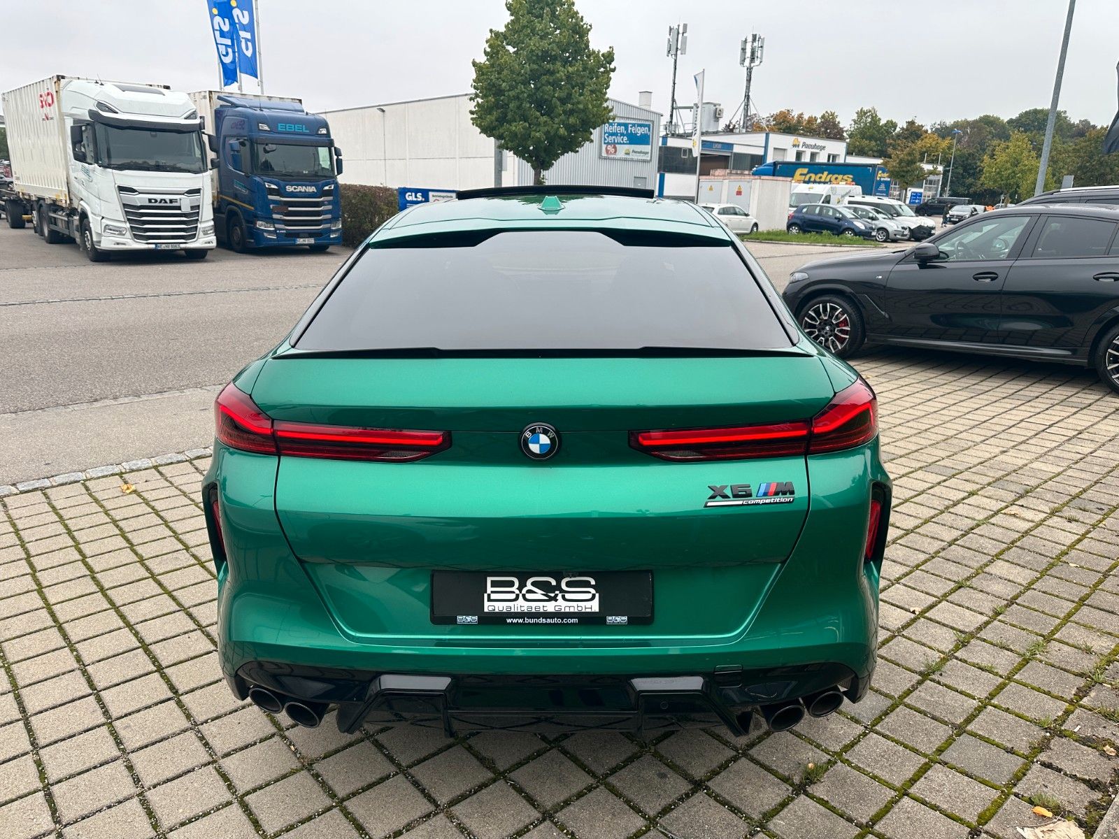 Fahrzeugabbildung BMW X6M Competition ACC,HUD,SKYL,HARMAN,SOFTCL,AHK..