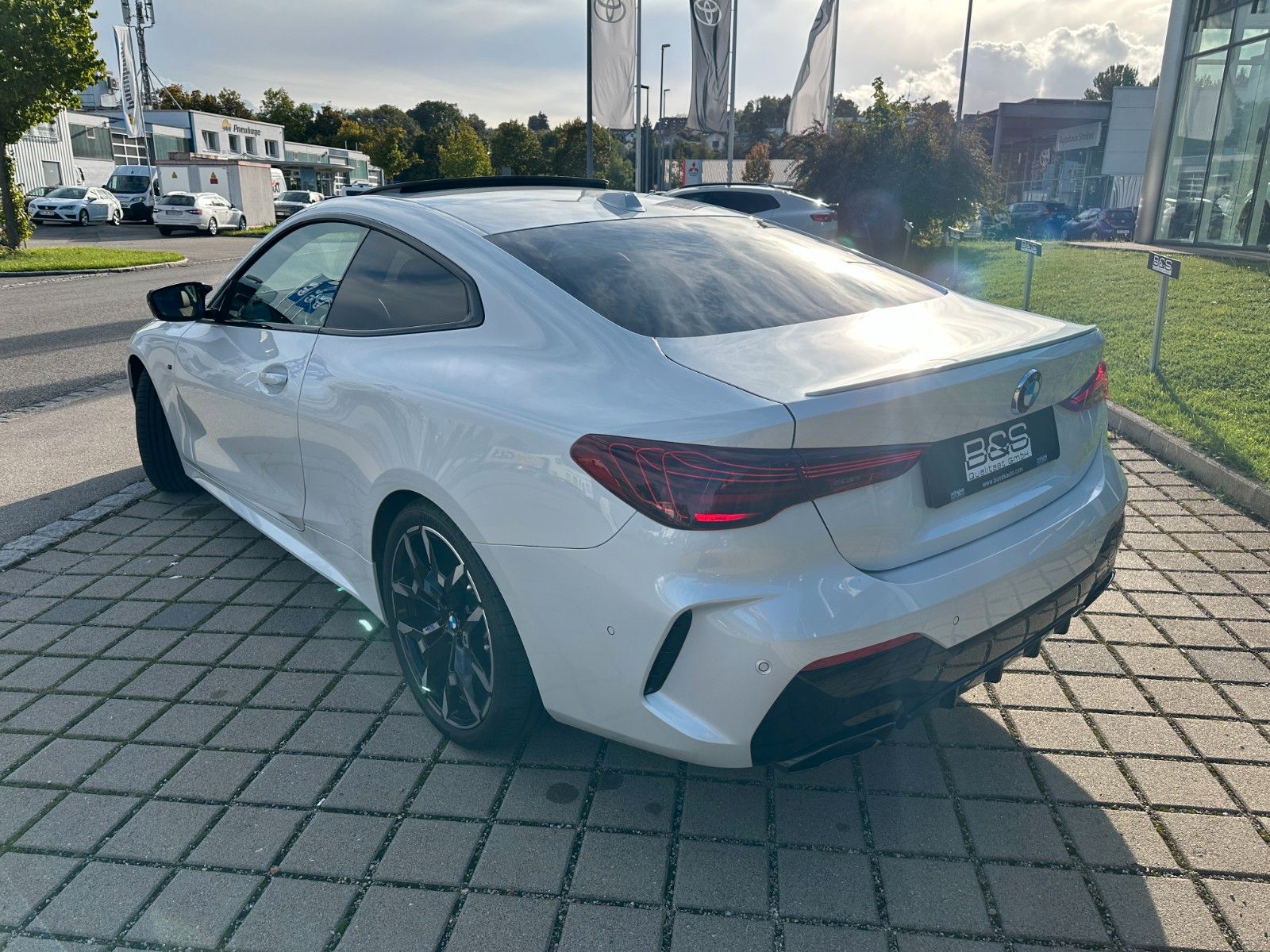 Fahrzeugabbildung BMW M440 d xDrive Coupe ACC,HUD,HARMAN,360,Usw