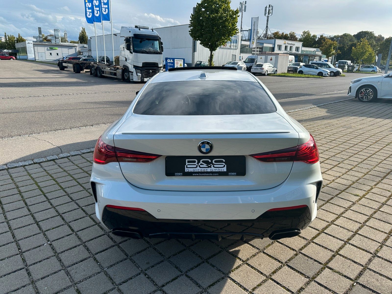 Fahrzeugabbildung BMW M440 d xDrive Coupe ACC,HUD,HARMAN,360,Usw