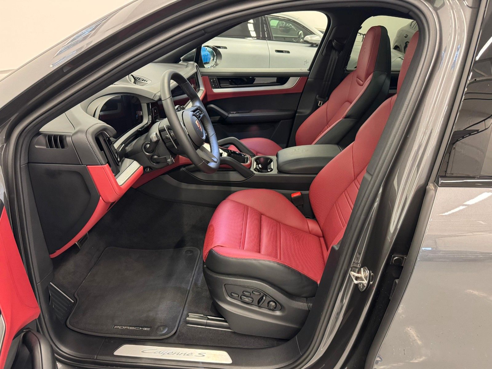 Fahrzeugabbildung Porsche Cayenne Coupe S ACC,HUD,PANO,BOSE,LUFT,AHK,Usw