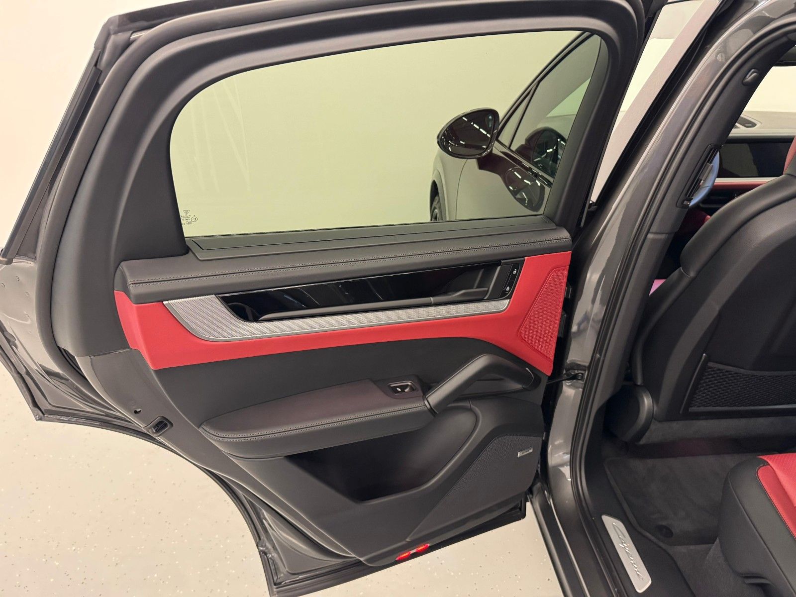 Fahrzeugabbildung Porsche Cayenne Coupe S ACC,HUD,PANO,BOSE,LUFT,AHK,Usw
