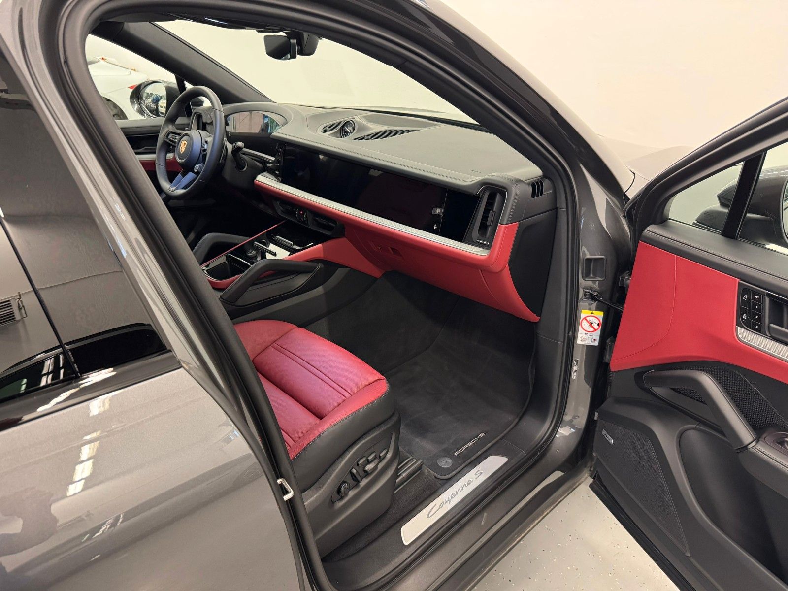 Fahrzeugabbildung Porsche Cayenne Coupe S ACC,HUD,PANO,BOSE,LUFT,AHK,Usw