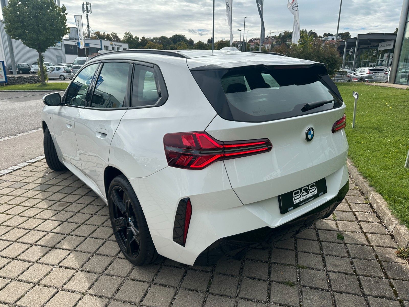 Fahrzeugabbildung BMW X3 20 xDrive MSport ACC,HUD,PANO,HARMAN,21"