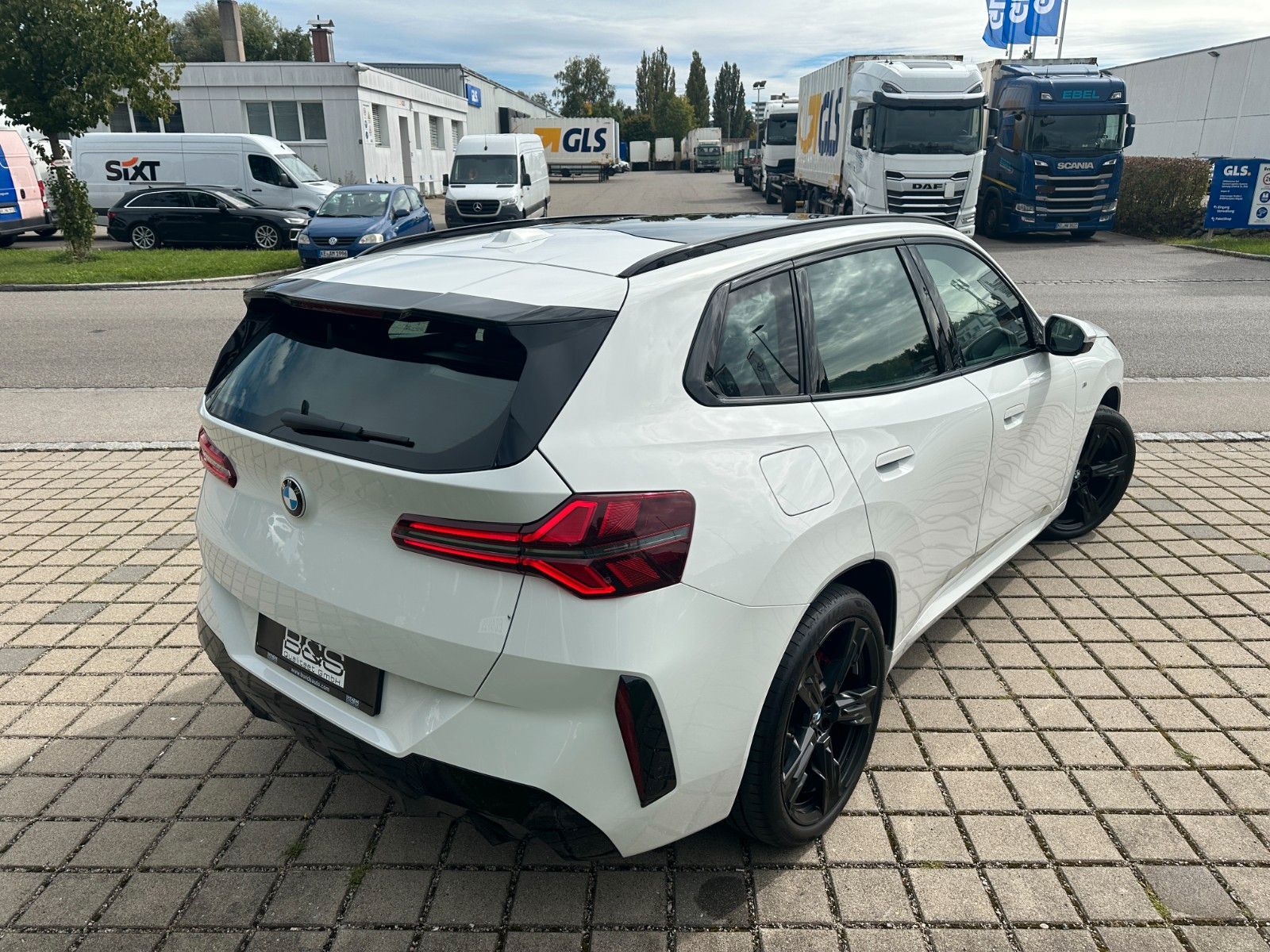 Fahrzeugabbildung BMW X3 20 xDrive MSport ACC,HUD,PANO,HARMAN,21"
