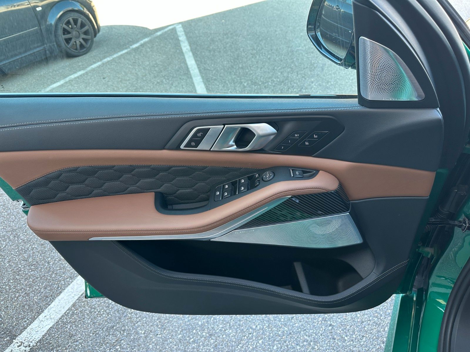 Fahrzeugabbildung BMW X5 M Comp,ACC,B&W,AHK,SKYL,MASSAGE,SOFTCL,usw