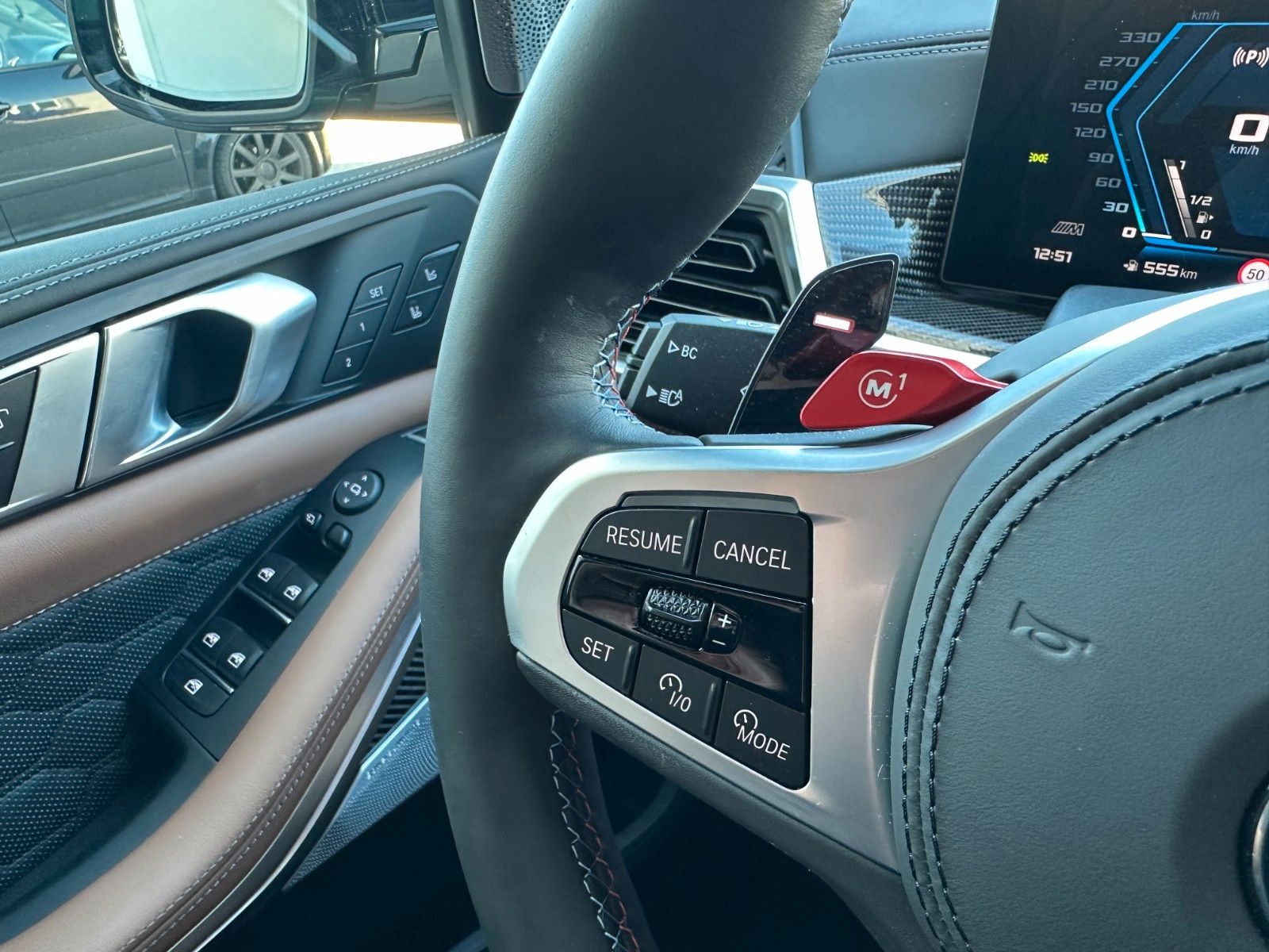 Fahrzeugabbildung BMW X5 M Comp,ACC,B&W,AHK,SKYL,MASSAGE,SOFTCL,usw