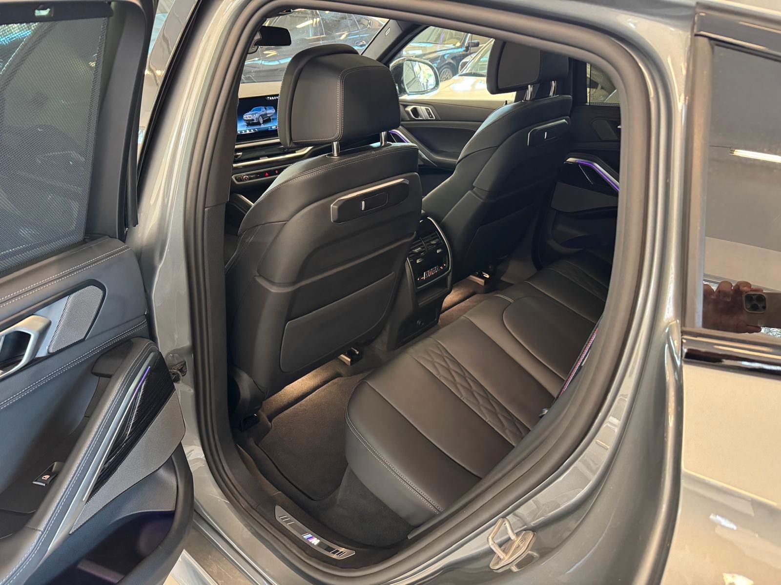 Fahrzeugabbildung BMW X6 30d xDrive MSport ACC,HUD,PANO,HARMAN,LUFT,..