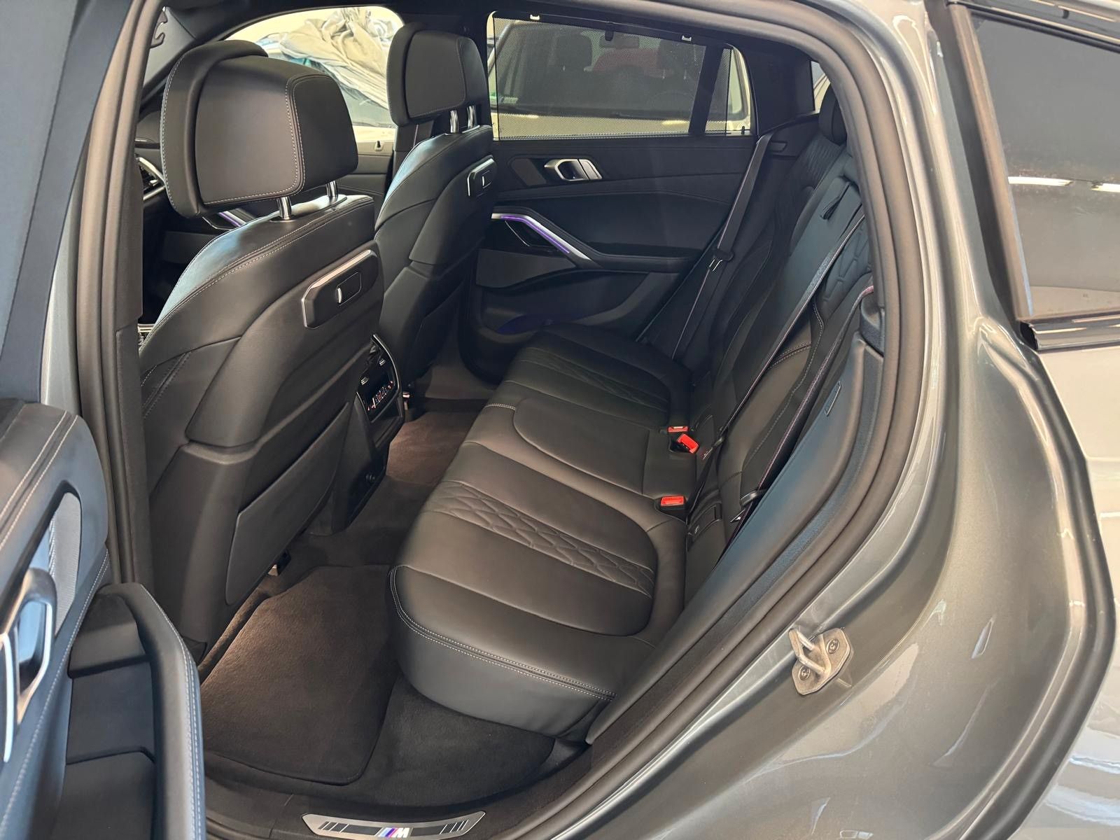Fahrzeugabbildung BMW X6 30d xDrive MSport ACC,HUD,PANO,HARMAN,LUFT,..