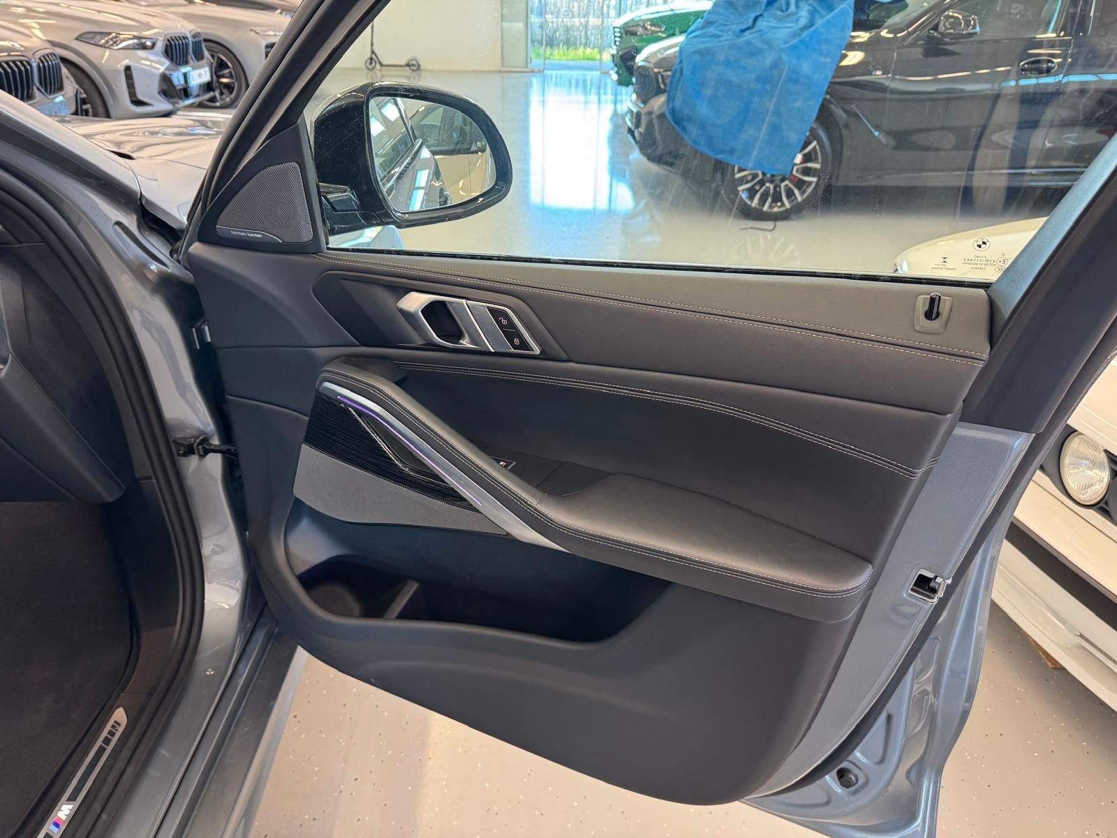 Fahrzeugabbildung BMW X6 30d xDrive MSport ACC,HUD,PANO,HARMAN,LUFT,..