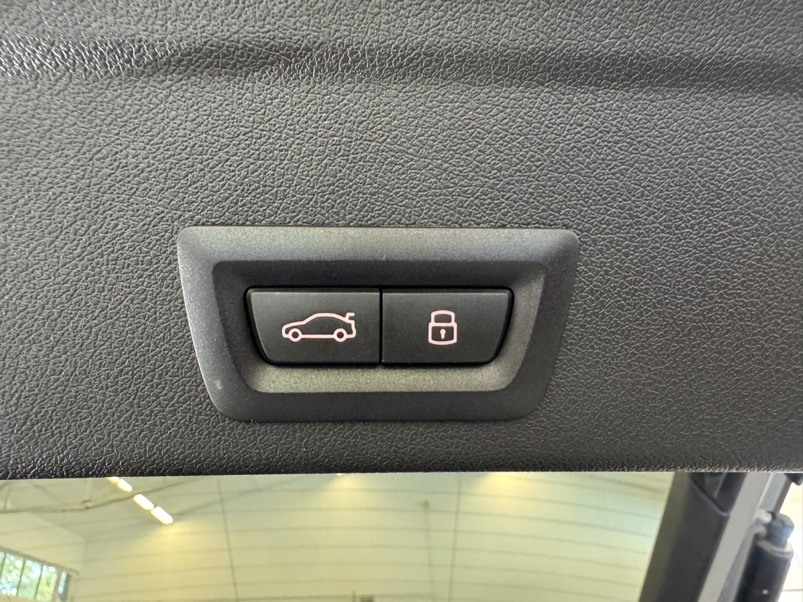 Fahrzeugabbildung BMW X6 30d xDrive MSport ACC,HUD,PANO,HARMAN,LUFT,..