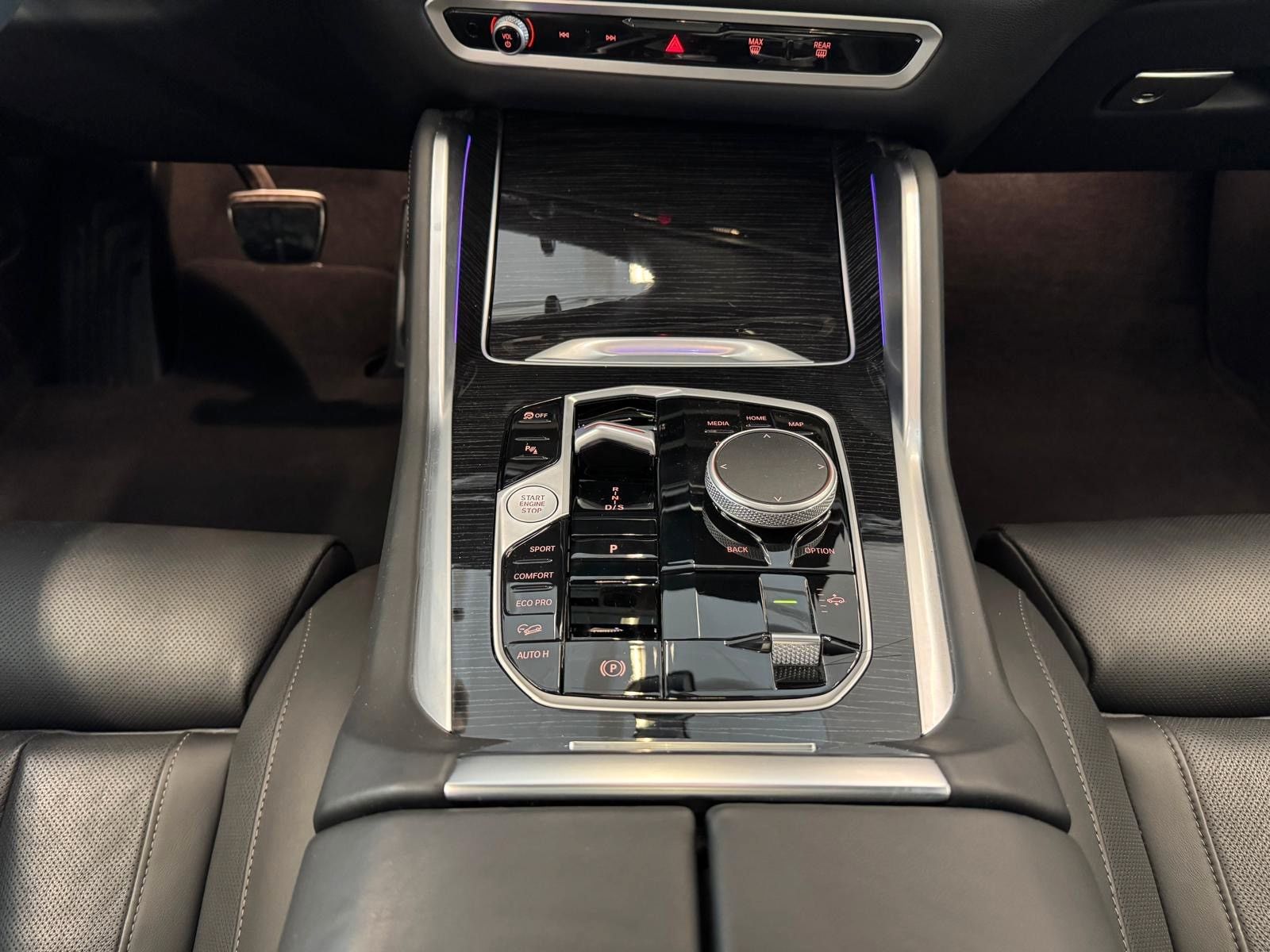 Fahrzeugabbildung BMW X6 30d xDrive MSport ACC,HUD,PANO,HARMAN,LUFT,..