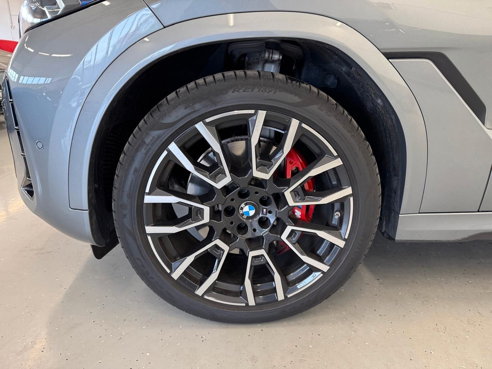 Fahrzeugabbildung BMW X6 30d xDrive MSport ACC,HUD,PANO,HARMAN,LUFT,..