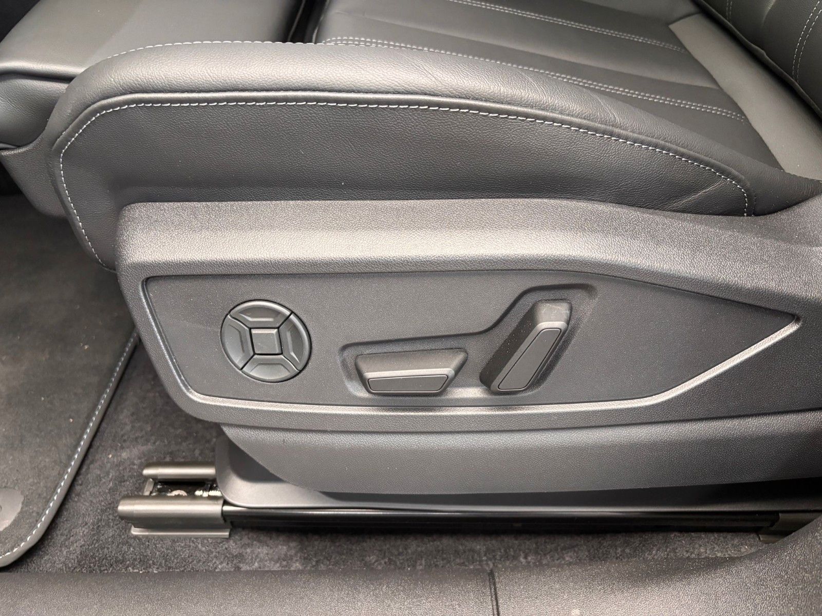 Fahrzeugabbildung Audi Q5 Sportback quattro S Line ACC,HUD,MATRIX,B&O..