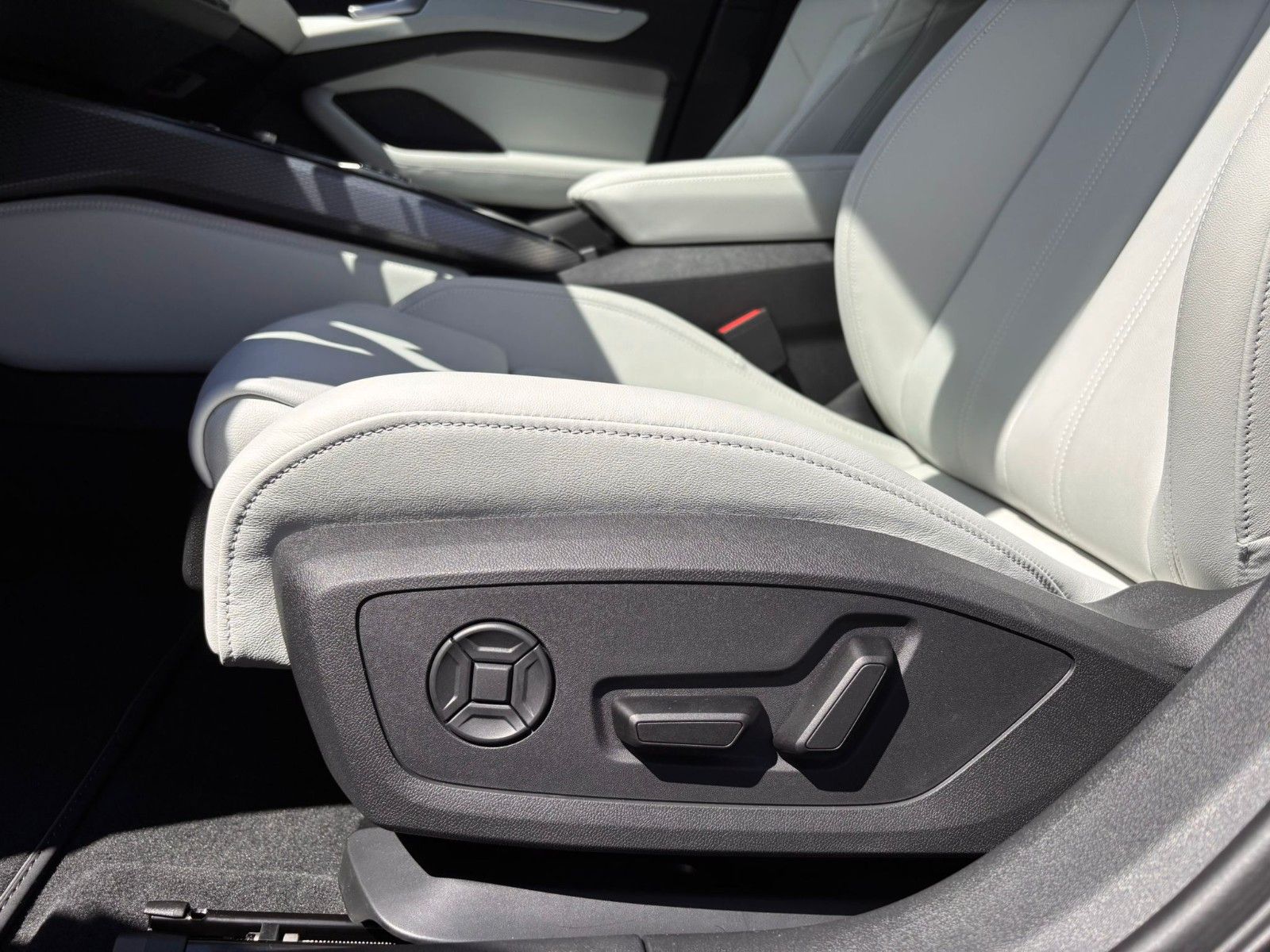 Fahrzeugabbildung Audi A6 Limousine edition one quattro S Line ACC,PANO