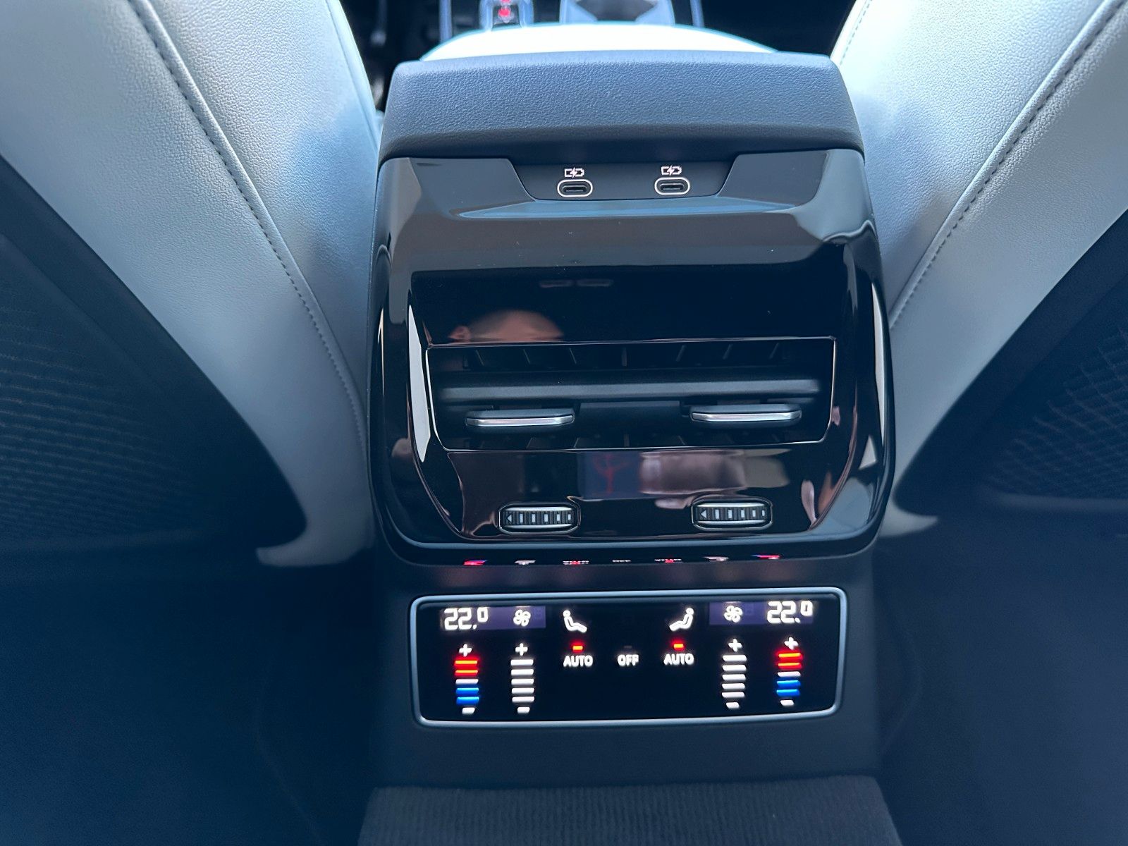 Fahrzeugabbildung Audi A6 Limousine  quattro S Line ACC,PANO,21 ZOLL