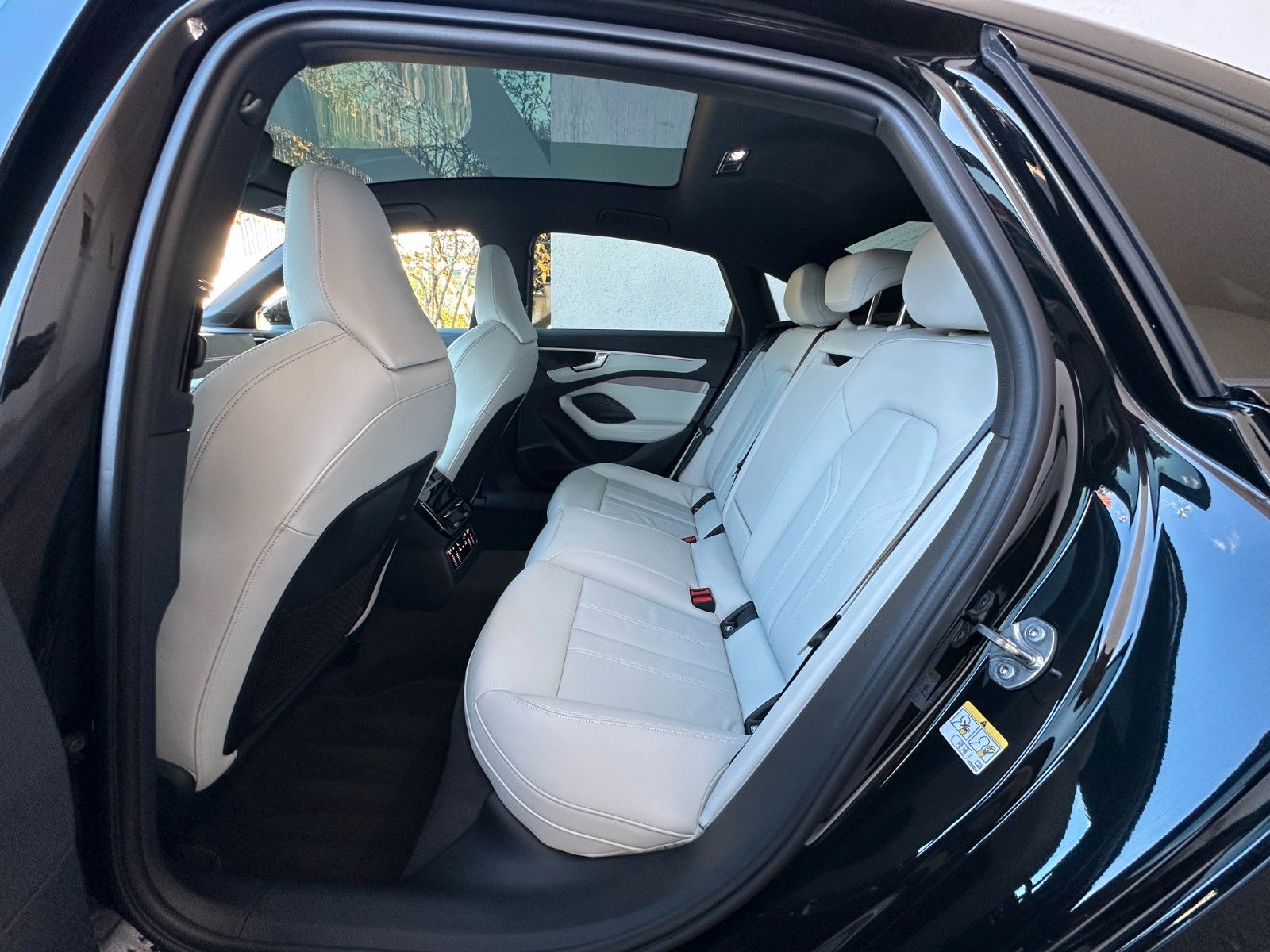 Fahrzeugabbildung Audi A6 Limousine  quattro S Line ACC,PANO,21 ZOLL