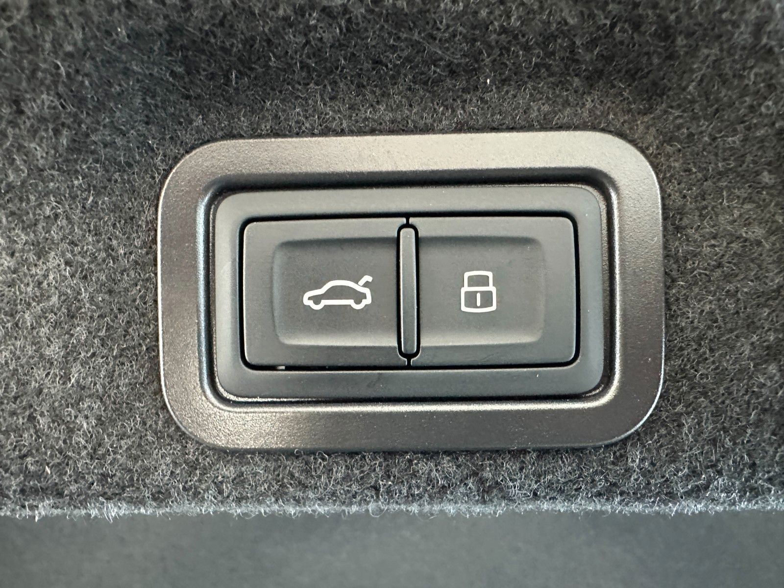 Fahrzeugabbildung Audi A6 Limousine  quattro S Line ACC,PANO,21 ZOLL