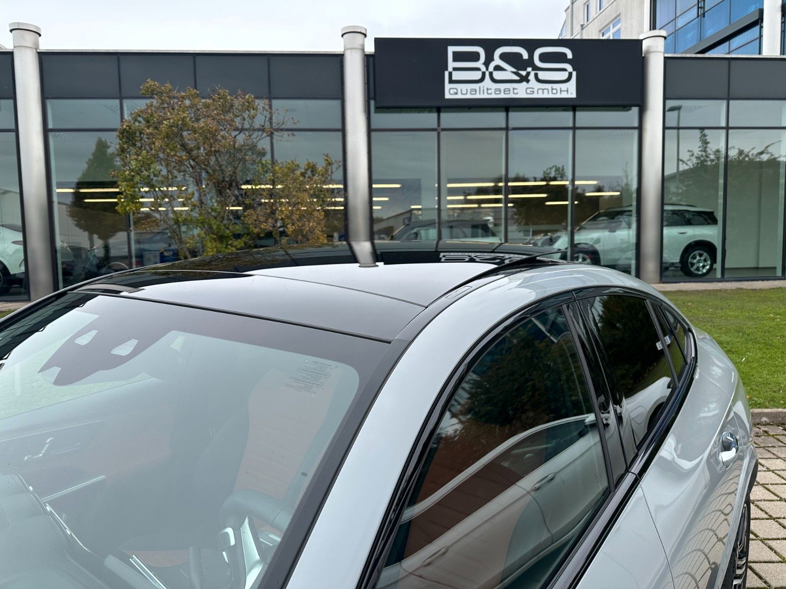 Fahrzeugabbildung Mercedes-Benz GLC 300d Coupe 4Matic DISTR,HUD,PANO,BURM,AHK...