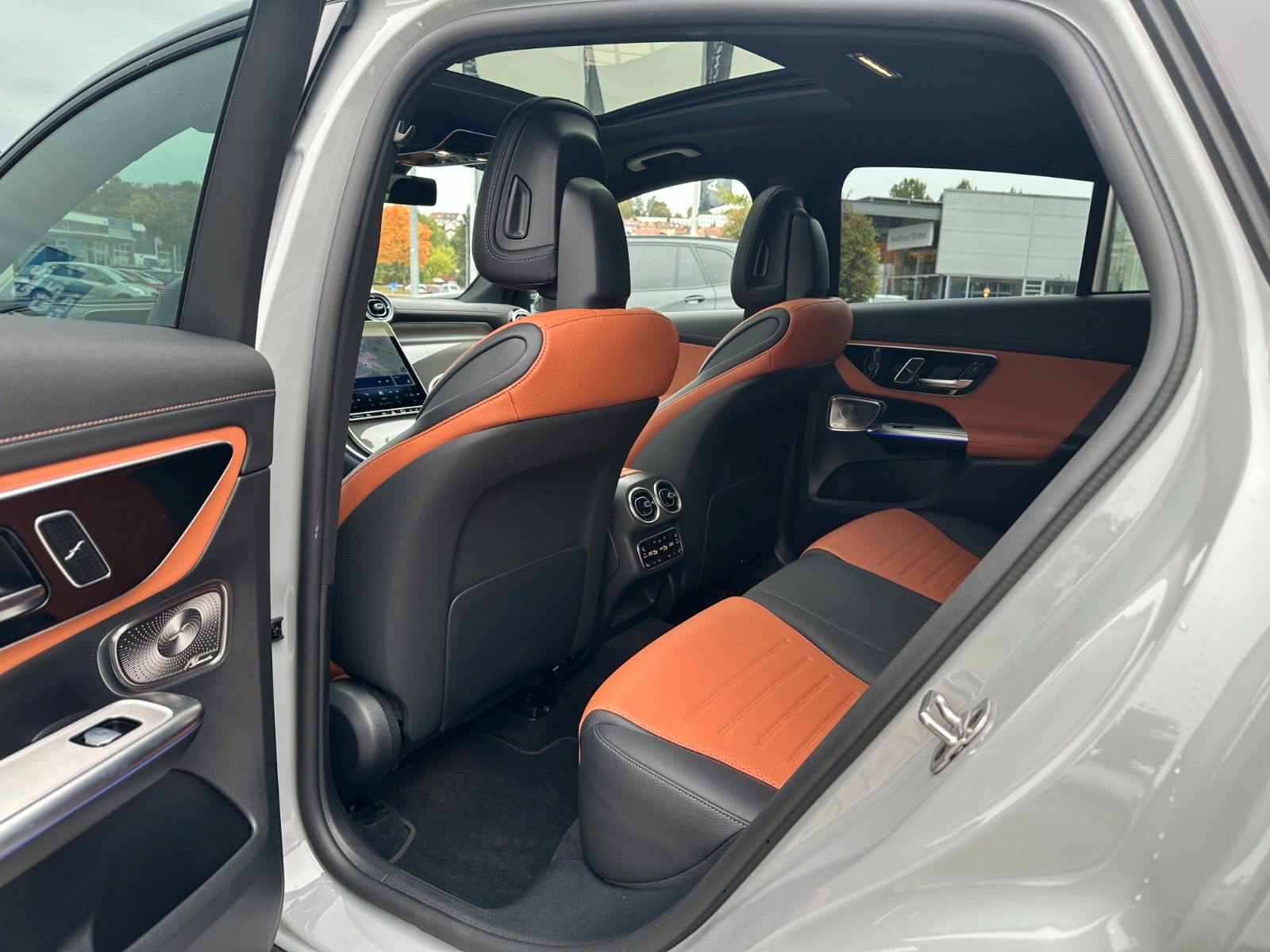 Fahrzeugabbildung Mercedes-Benz GLC 300d Coupe 4Matic DISTR,HUD,PANO,BURM,AHK...