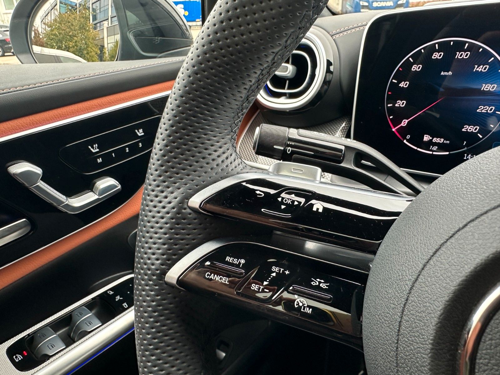 Fahrzeugabbildung Mercedes-Benz GLC 300d Coupe 4Matic DISTR,HUD,PANO,BURM,AHK...