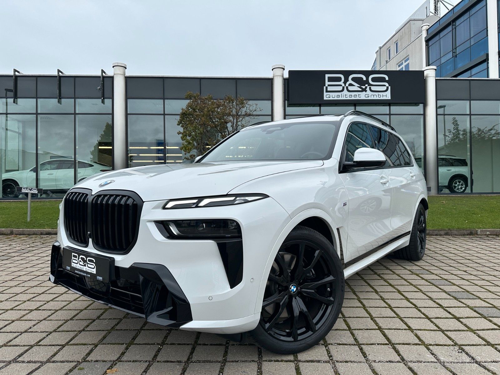 BMW X7 xDr 40d M Sport,Skylounge,Aktivlenk,AHK,usw.