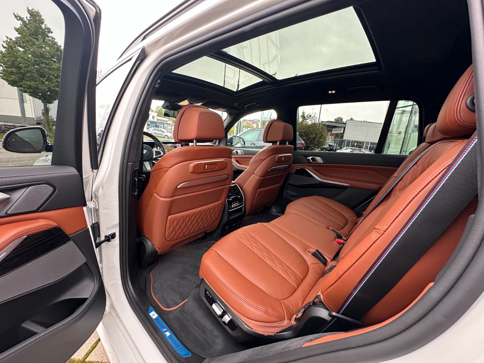 Fahrzeugabbildung BMW X7 xDr 40d M Sport,Skylounge,Aktivlenk,AHK,usw.