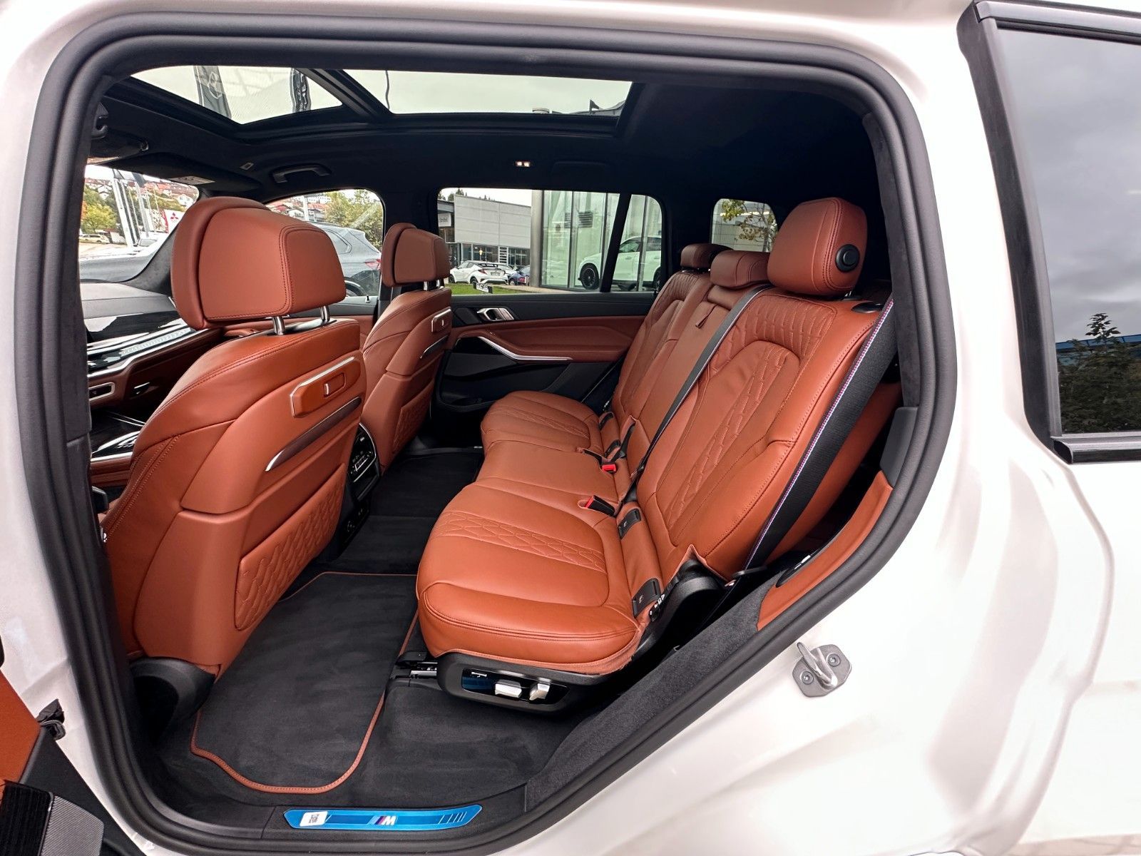 Fahrzeugabbildung BMW X7 xDr 40d M Sport,Skylounge,Aktivlenk,AHK,usw.