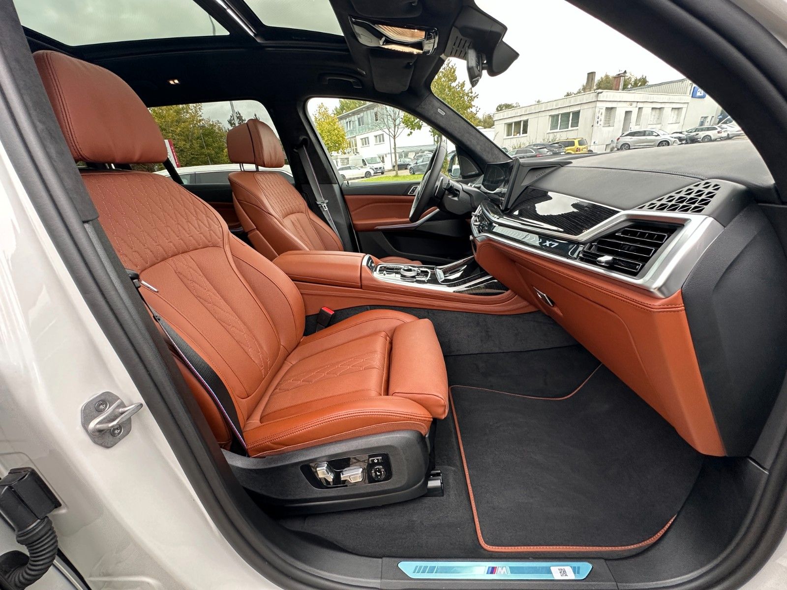 Fahrzeugabbildung BMW X7 xDr 40d M Sport,Skylounge,Aktivlenk,AHK,usw.
