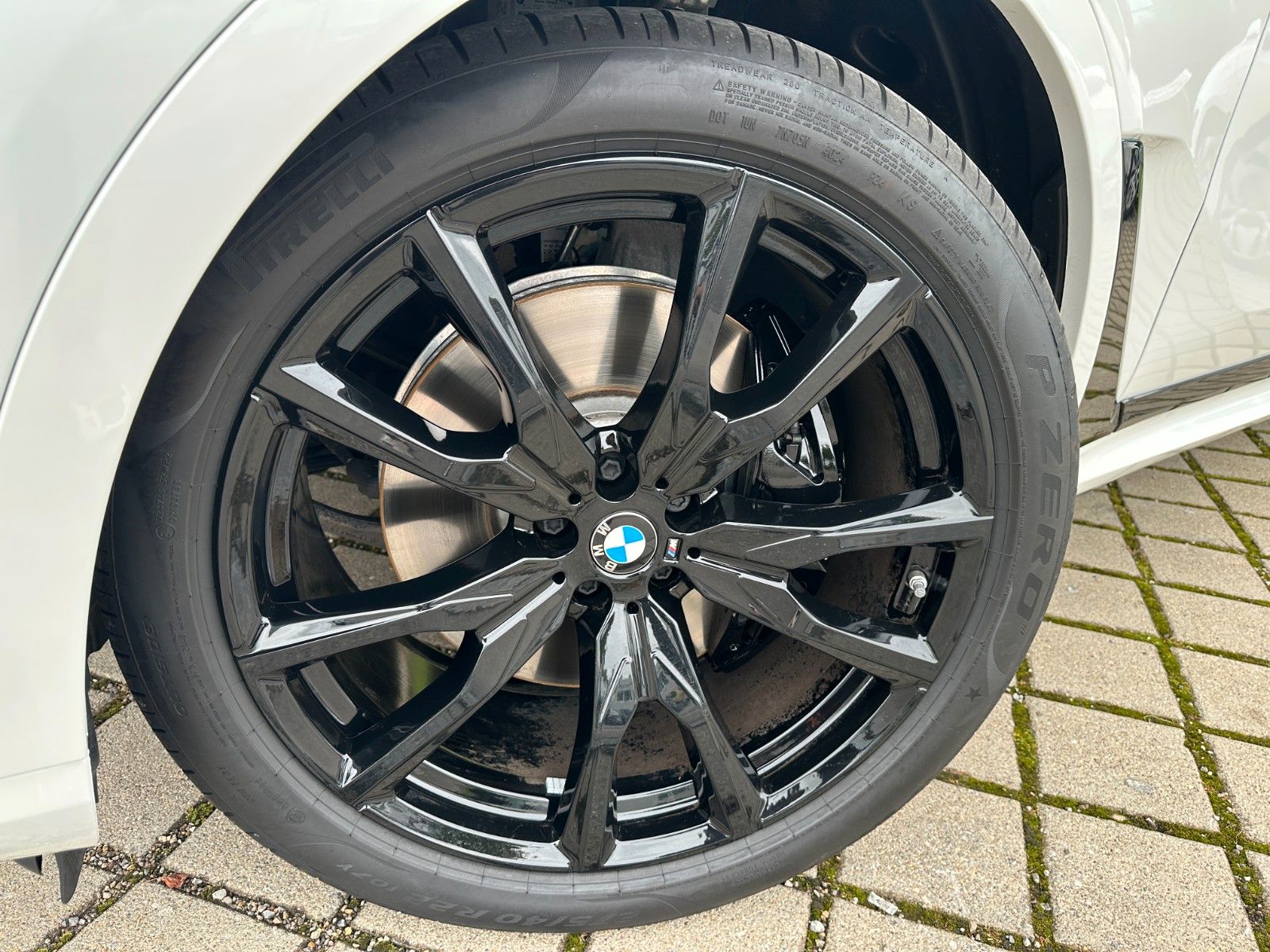 Fahrzeugabbildung BMW X7 xDr 40d M Sport,Skylounge,Aktivlenk,AHK,usw.