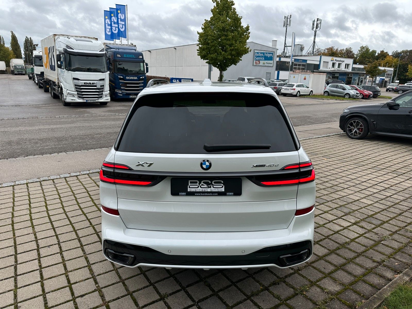 Fahrzeugabbildung BMW X7 xDr 40d M Sport,Skylounge,Aktivlenk,AHK,usw.