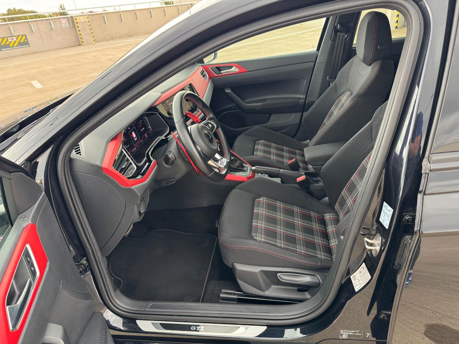 Fahrzeugabbildung Volkswagen Polo VI GTI,ACC,DCC,SHZ,NAVI,PDC,17",KESSY