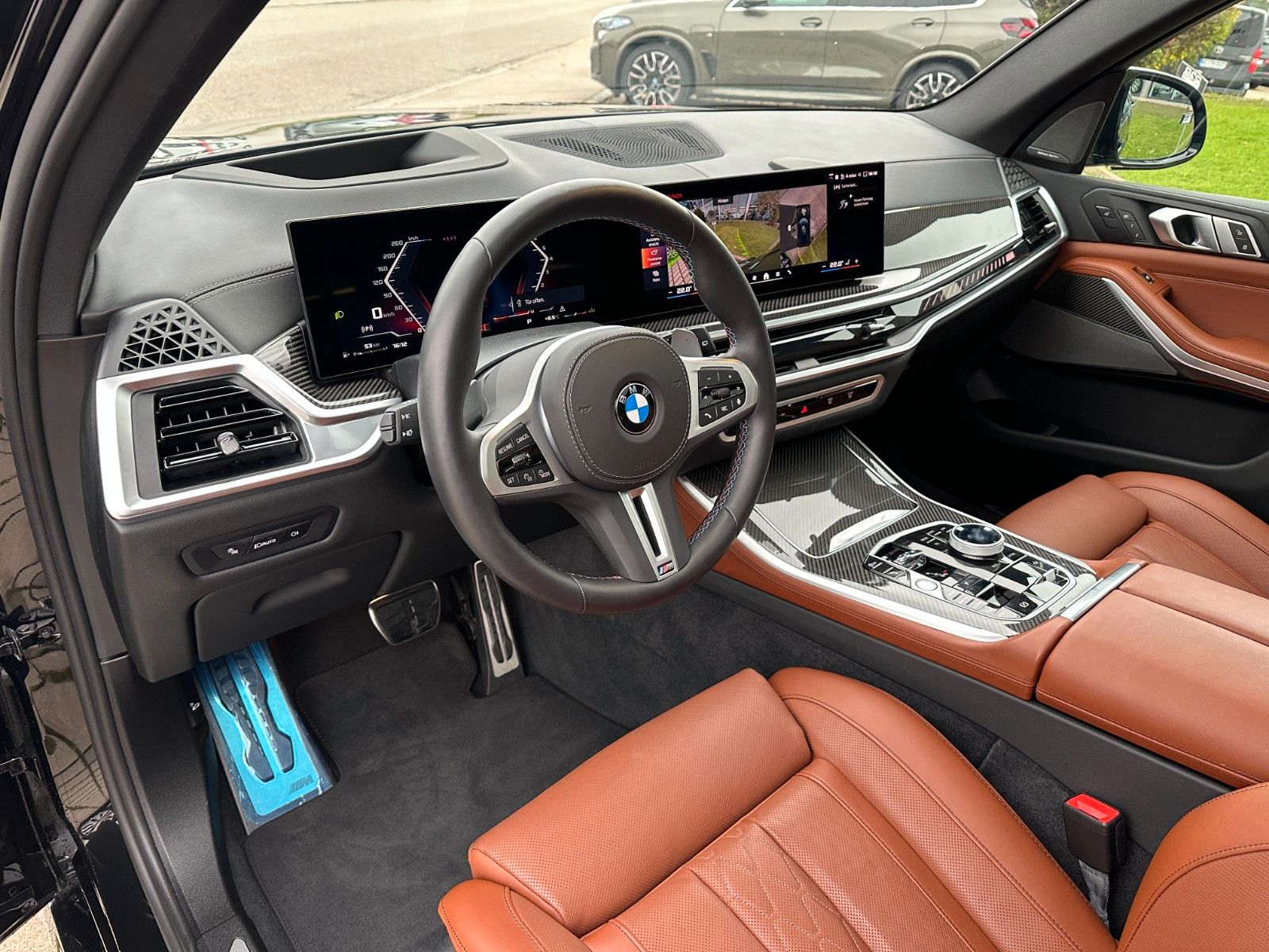 Fahrzeugabbildung BMW X5 M60 i xDrive ACC,HUD,PANO,HARMAN,LUFT,AHK,360