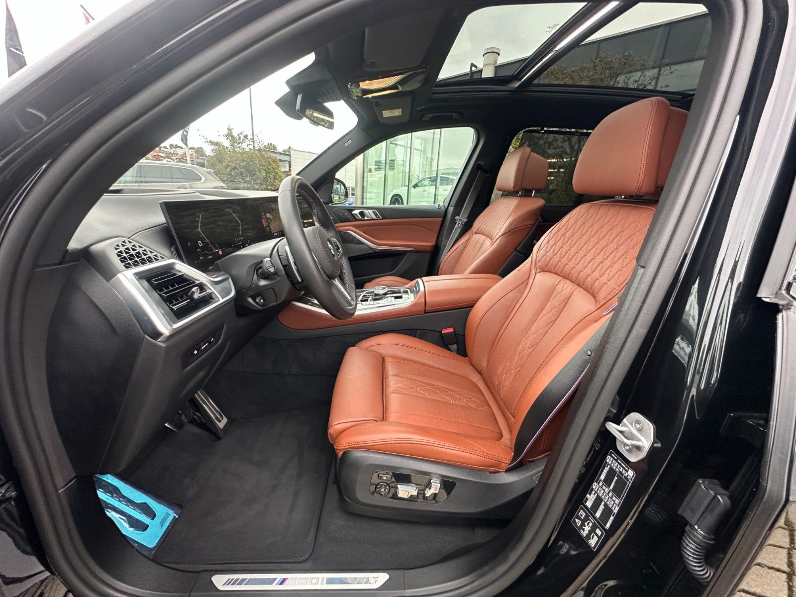 Fahrzeugabbildung BMW X5 M60 i xDrive ACC,HUD,PANO,HARMAN,LUFT,AHK,360