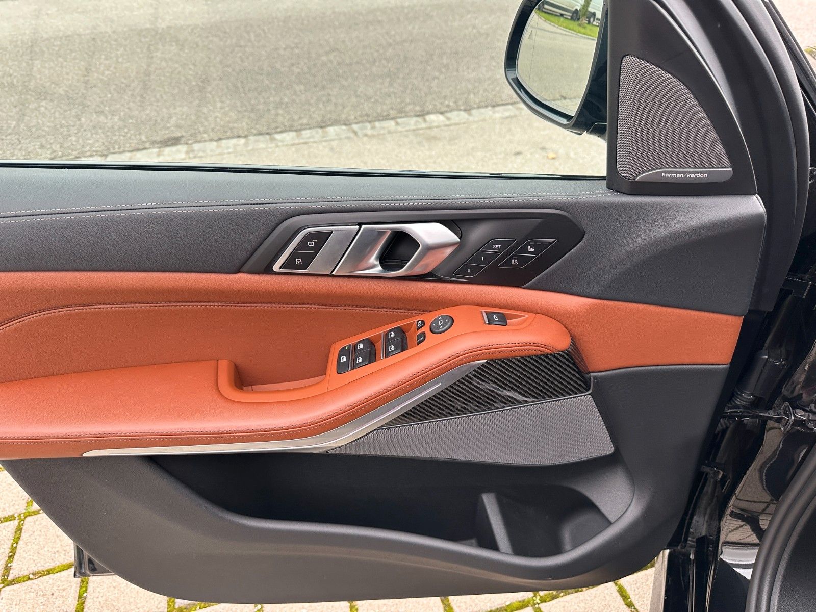 Fahrzeugabbildung BMW X5 M60 i xDrive ACC,HUD,PANO,HARMAN,LUFT,AHK,360