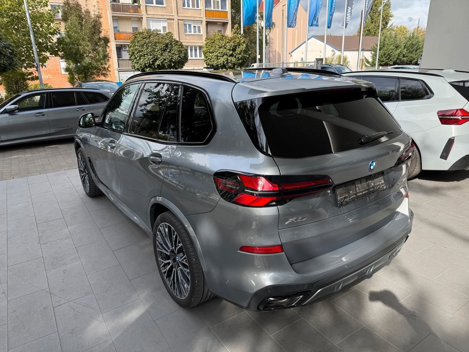 Fahrzeugabbildung BMW X5 50e xDrive MSport ACC,HUD,PANO,HARMAN,LUFT,..