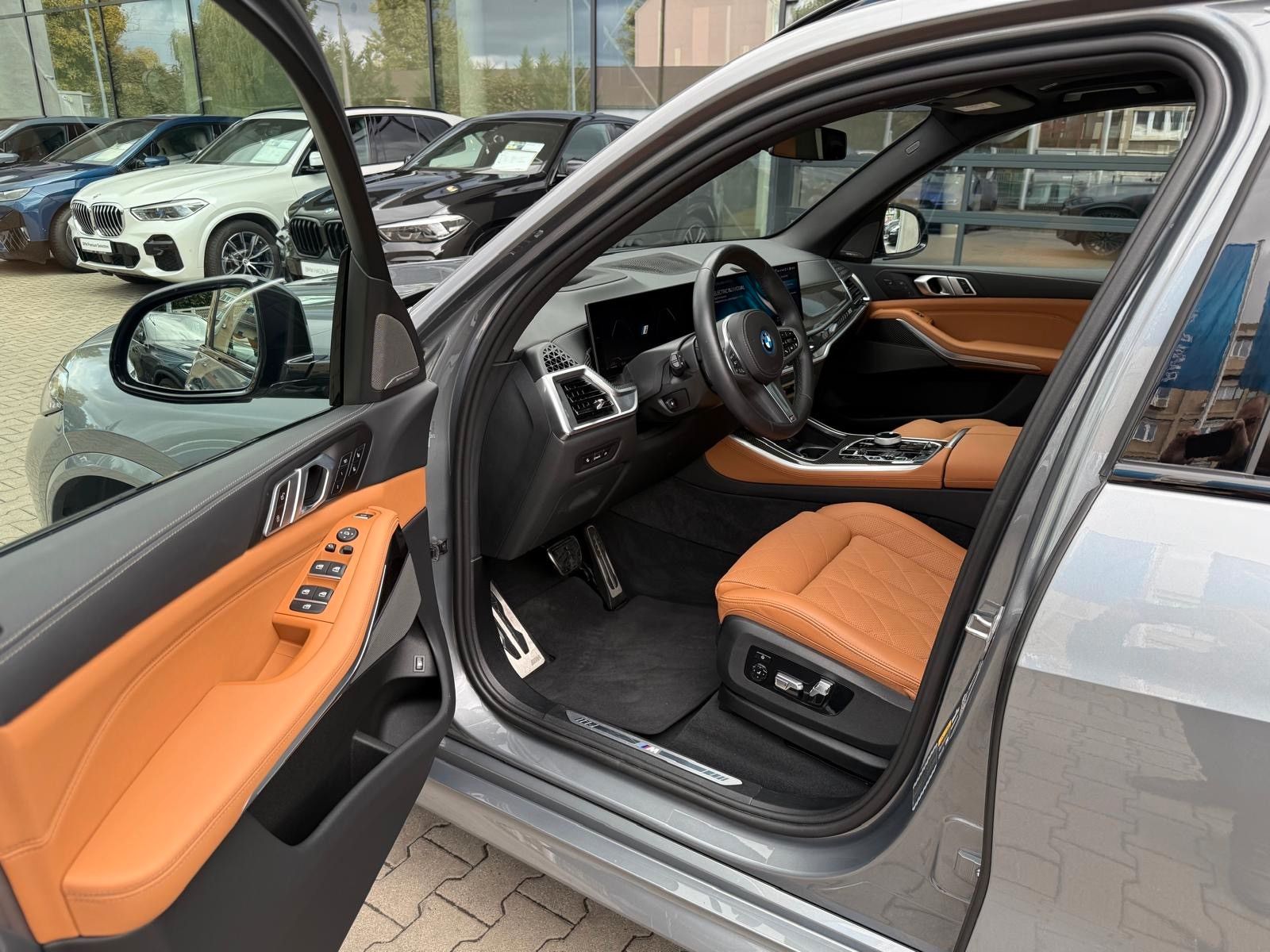 Fahrzeugabbildung BMW X5 50e xDrive MSport ACC,HUD,PANO,HARMAN,LUFT,..