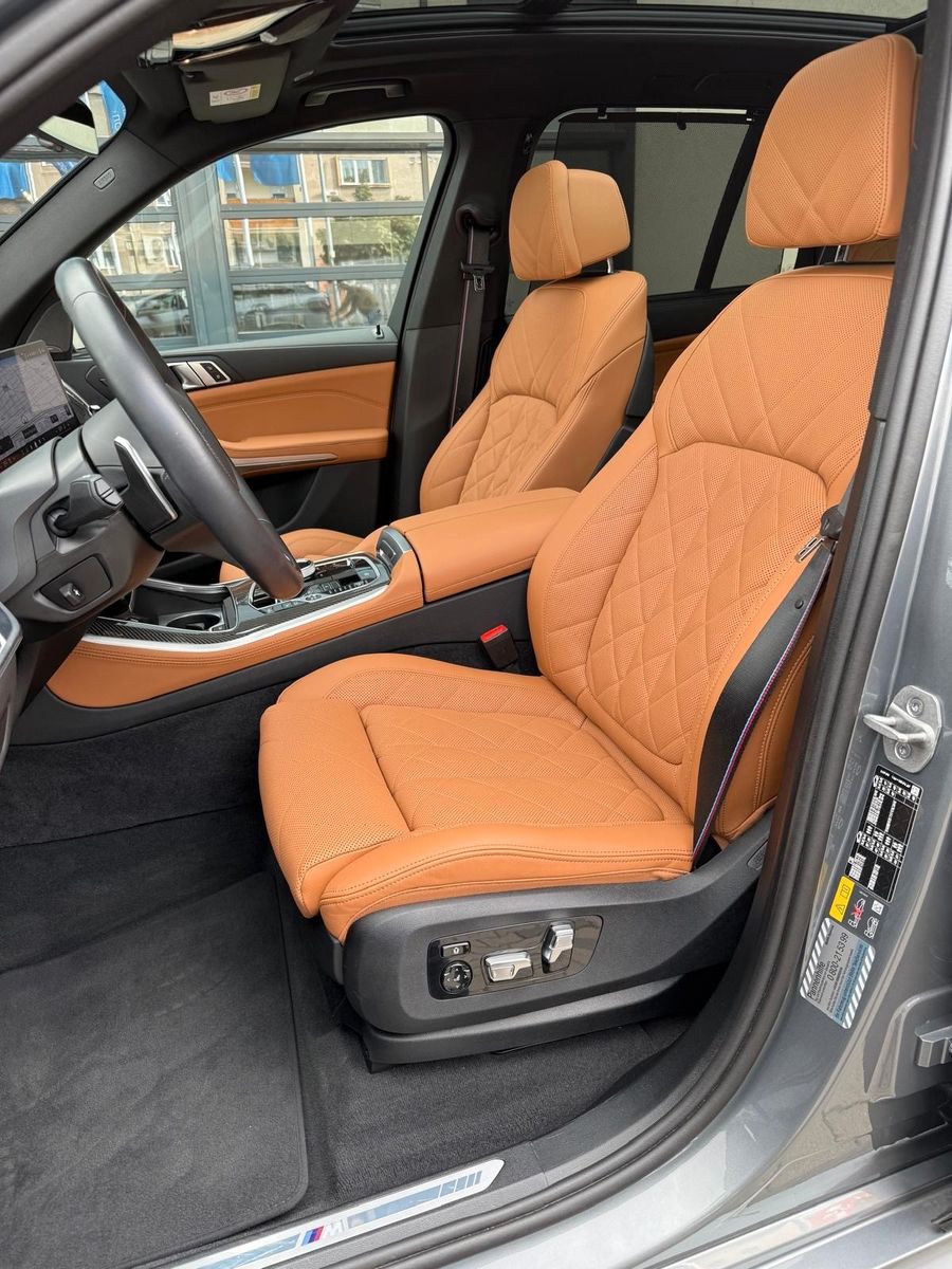 Fahrzeugabbildung BMW X5 50e xDrive MSport ACC,HUD,PANO,HARMAN,LUFT,..
