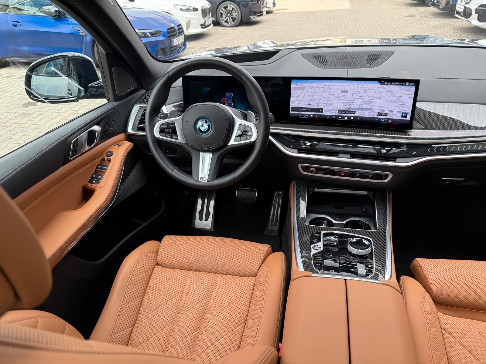 Fahrzeugabbildung BMW X5 50e xDrive MSport ACC,HUD,PANO,HARMAN,LUFT,..