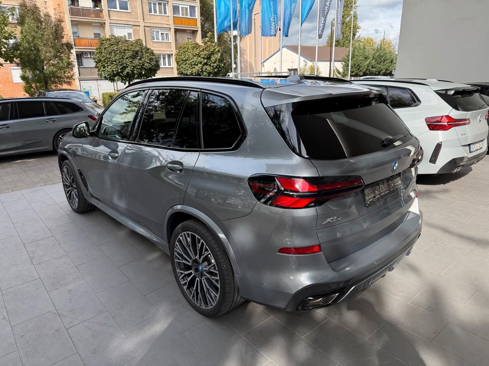 Fahrzeugabbildung BMW X5 50e xDrive MSport ACC,HUD,PANO,HARMAN,LUFT,..