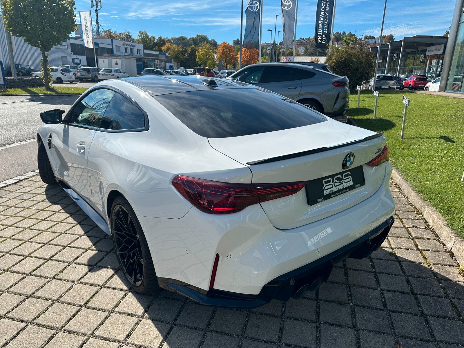 Fahrzeugabbildung BMW M4 Coupe M xDrive Competition ACC,HUD,HARMAN,360
