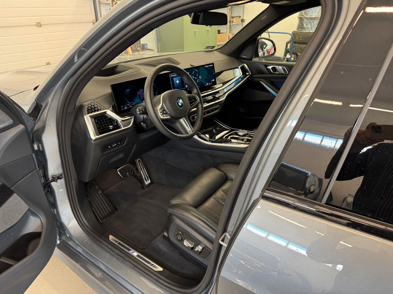 Fahrzeugabbildung BMW X5 40d xDrive MSport ACC,HUD,PANO,HARMAN,LUFT...