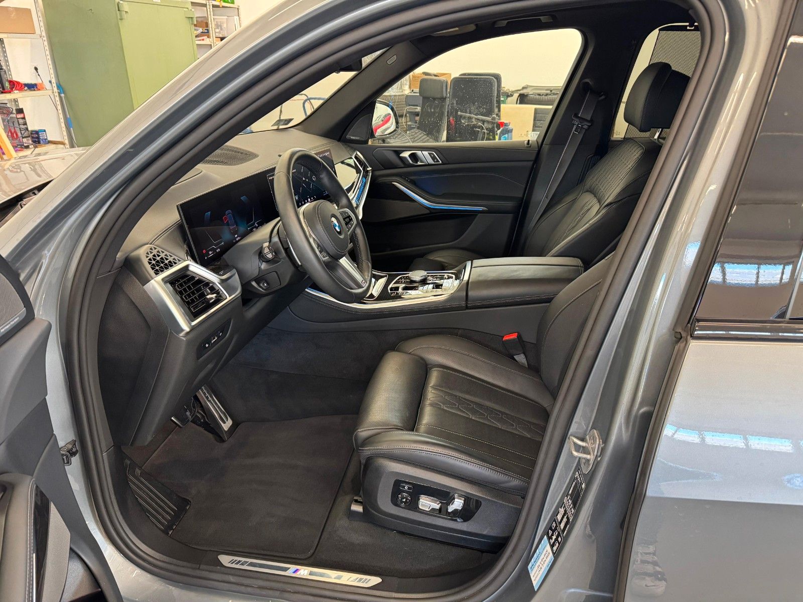 Fahrzeugabbildung BMW X5 40d xDrive MSport ACC,HUD,PANO,HARMAN,LUFT...